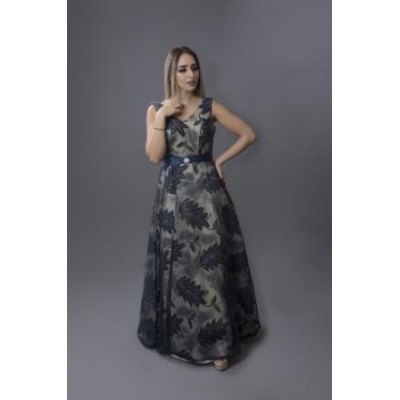 فستان طويل بلا أكتاف مشجر